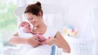 Bebekler Kaç Yaşına Kadar Emzirilmeli?